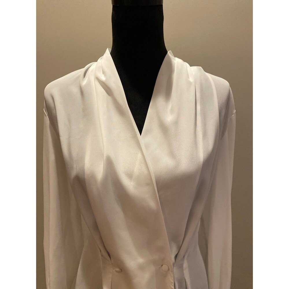 Kelly Scott Fitted Blouse Size 12 White Top Covered Buttons Dressy‎ Silky Feel - Picture 2 of 10
